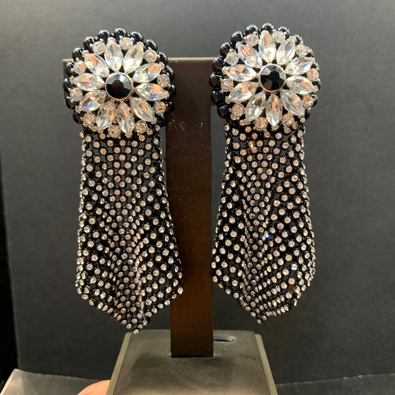 Virág alakú fülbevalók rhinestone-köves, elektroplatált bevonattal, egyedi stílusú nőknek