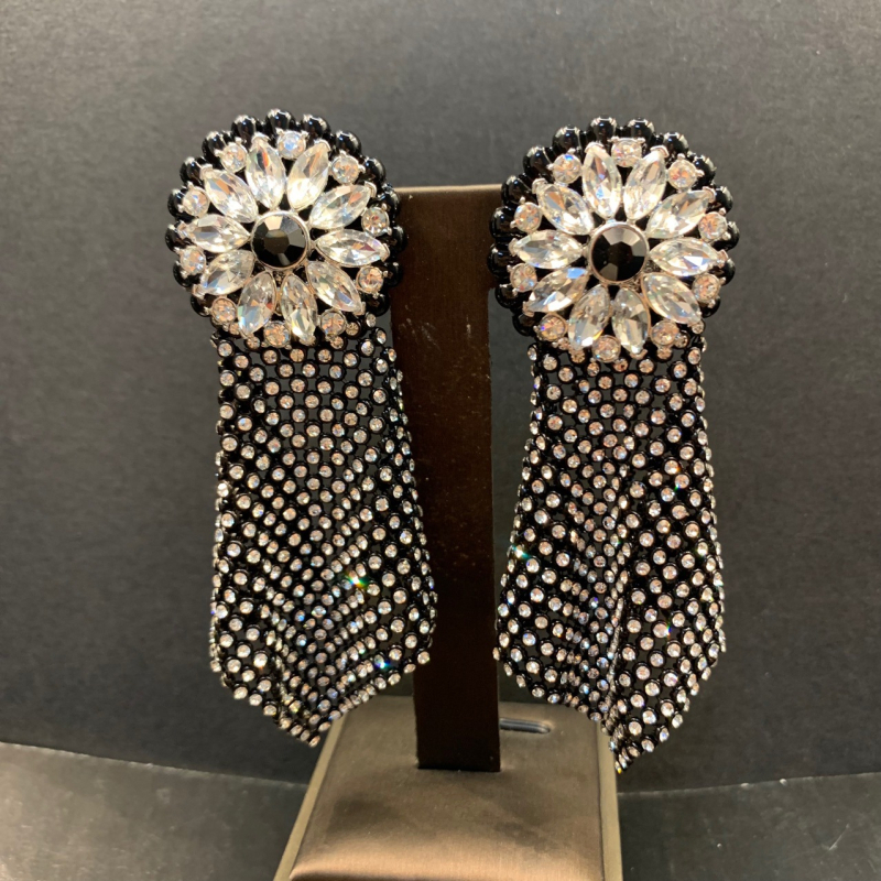 Virág alakú fülbevalók rhinestone-köves, elektroplatált bevonattal, egyedi stílusú nőknek