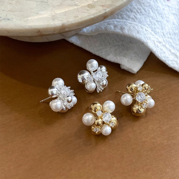 Fülbevalók - Kristályos gyöngy virág gömb, Geometriai dizájn, Mesterséges gyöngy, Elektroplakolt felület, Természetes stílus, 2024 tél