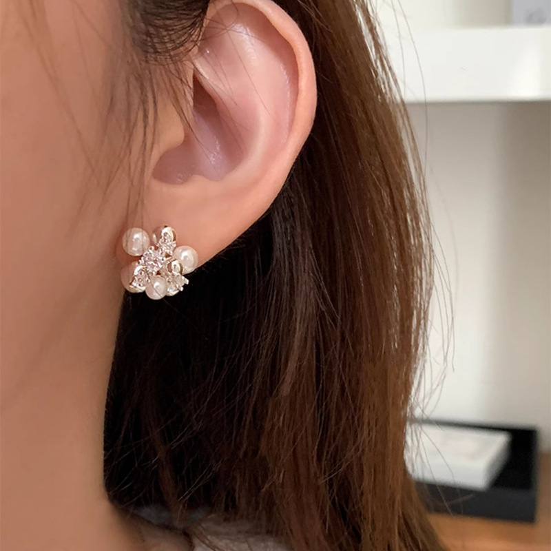 Fülbevalók - Kristályos gyöngy virág gömb, Geometriai dizájn, Mesterséges gyöngy, Elektroplakolt felület, Természetes stílus, 2024 tél