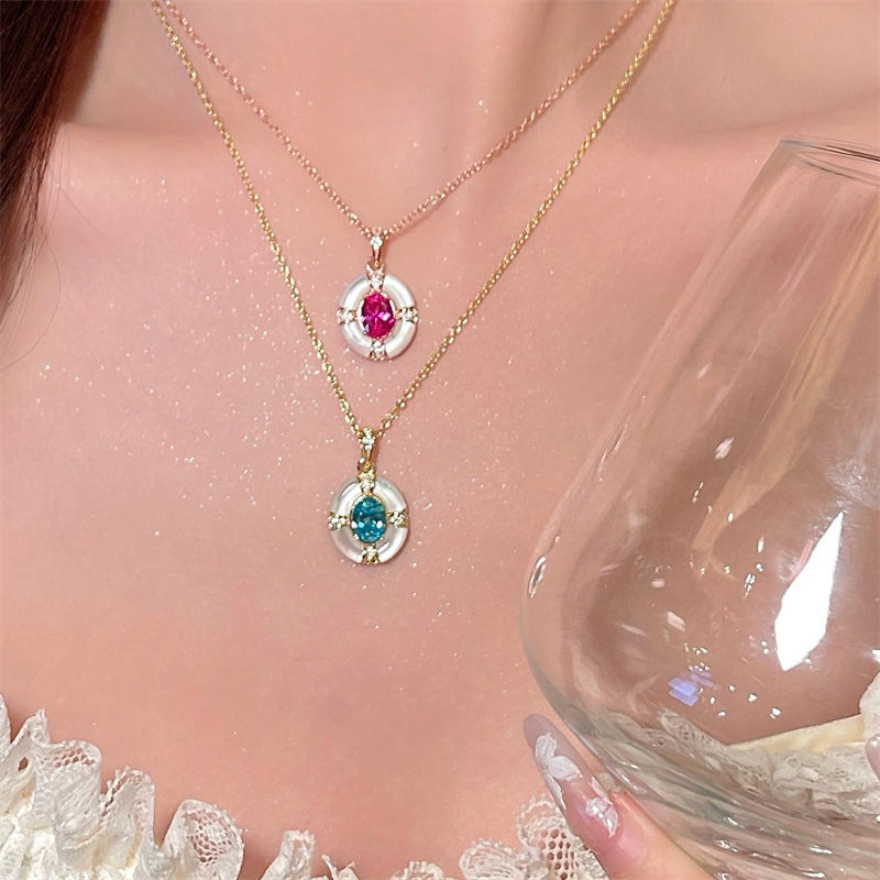 Réz nyaklánc gyöngyház medállal, keresztes lánccal, retro stílusban