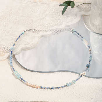 Colier cu piatră, acvamarin și perle de apă dulce; lucrat manual; lanț obișnuit; stil literar retro; Vara 2024