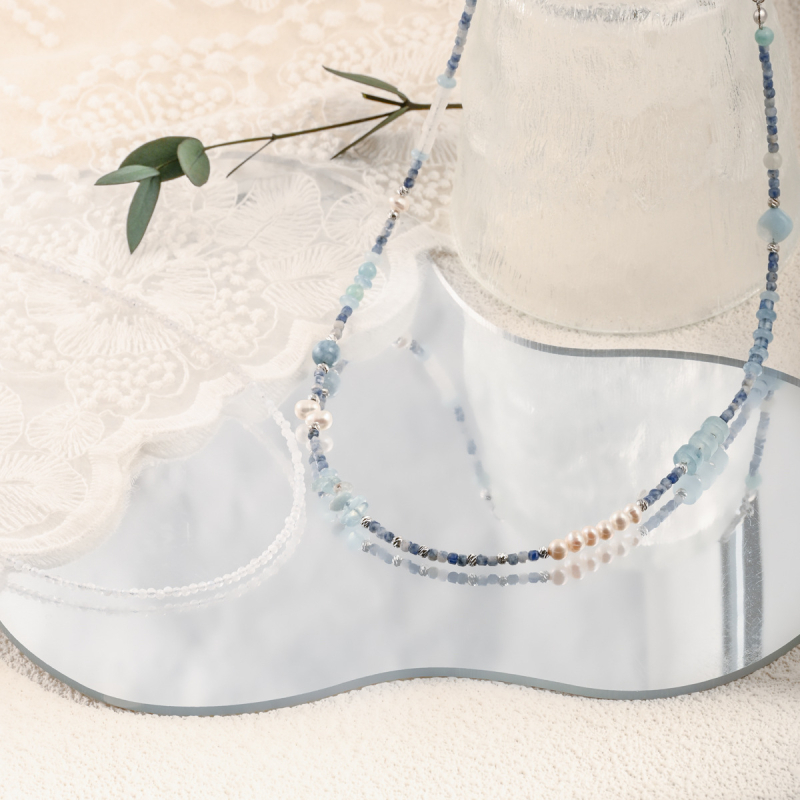 Colier cu piatră, acvamarin și perle de apă dulce; lucrat manual; lanț obișnuit; stil literar retro; Vara 2024