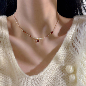 Kaklo papuošalas iš gėlavandenių perlų, plokščios apvalios perlės, varinis grandinėlė, kilmė Zhuji, ruduo 2024