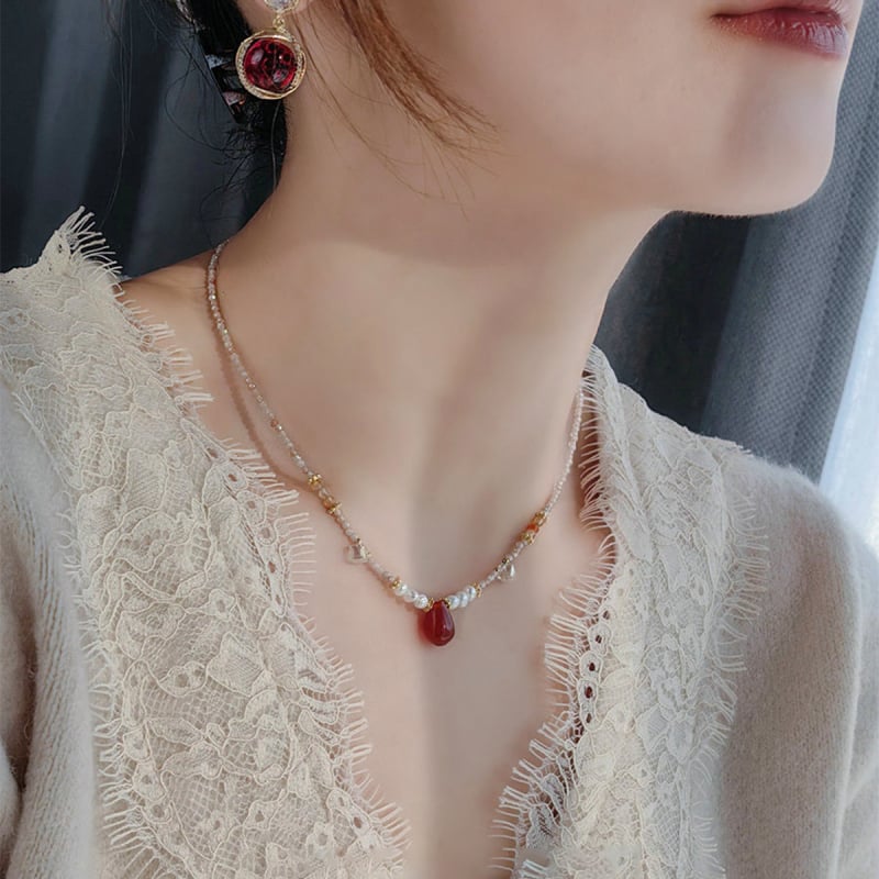 Kaklo papuošalas iš gėlavandenių perlų, plokščios apvalios perlės, varinis grandinėlė, kilmė Zhuji, ruduo 2024