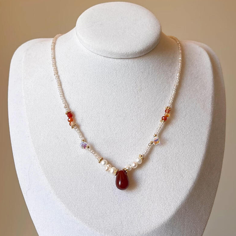 Kaklo papuošalas iš gėlavandenių perlų, plokščios apvalios perlės, varinis grandinėlė, kilmė Zhuji, ruduo 2024