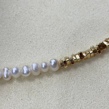 Ogrlica od slatkovnih bisera, gotovo okruglog oblika, 3–4 mm, 14K zlato