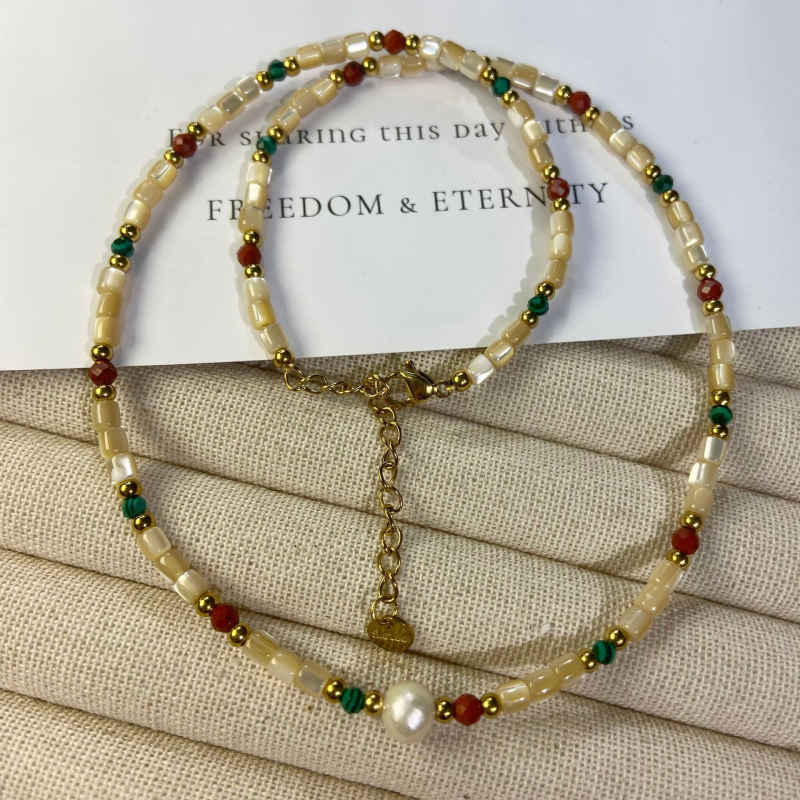 Colier din piatră naturală, pandantiv din sidef, formă geometrică, lanț regulat, tehnologie de conservare a culorii