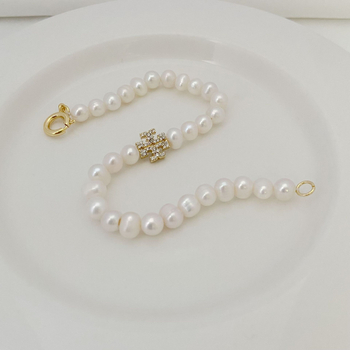 Narukvica od prirodnih slatkovodnih bisera, s ugraviranim slovima i rhinestones, elegantna (Materijal: prirodni slatkovodni biseri; Obrada: elektropliranje; Oblik: za žene, slova/brojevi/tekst; Stil: elegantan)