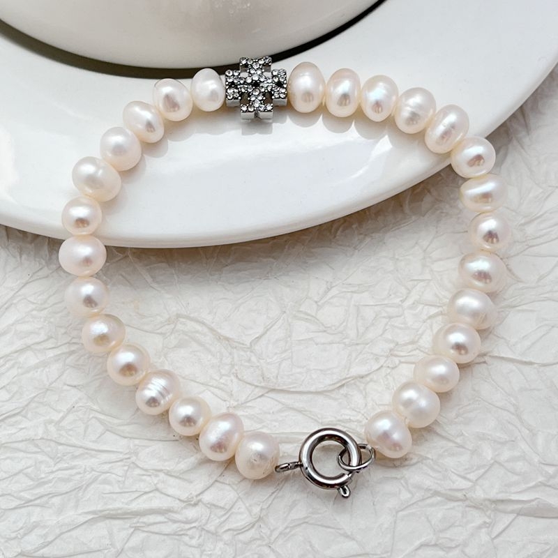 Narukvica od prirodnih slatkovodnih bisera, s ugraviranim slovima i rhinestones, elegantna (Materijal: prirodni slatkovodni biseri; Obrada: elektropliranje; Oblik: za žene, slova/brojevi/tekst; Stil: elegantan)