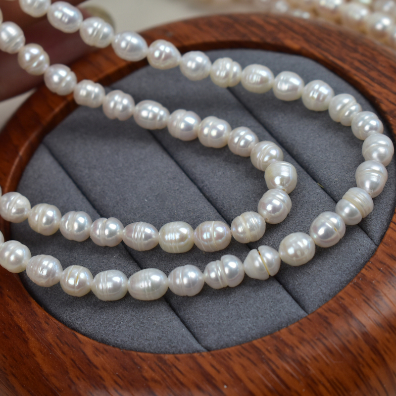 Looduslikud mageveepärlid — bränd: Butterfly shell; stiil: lahtised helmed; pärlite klassifikatsioon: mageveepärlid; toote tüüp: paljad pärlid