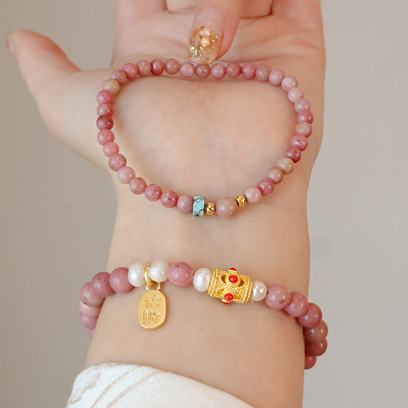 Ručno izrađena ženska kamena narukvica s geometrijskim dizajnom