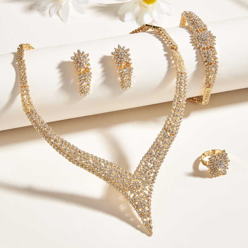 Set de bijuterii pentru femei – pietre în formă de V, zirconii, aliaj de zinc, electroplacare, pandant din cupru; include colier, cercei și inel