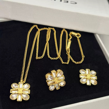 Set cercei și colier Arc De Triomphe: pandantiv lacrimă, floare pătrată cu zirconiu, cupru cu inserții de zirconiu, placare electrolitică, lanț obișnuit, stil lux lejer