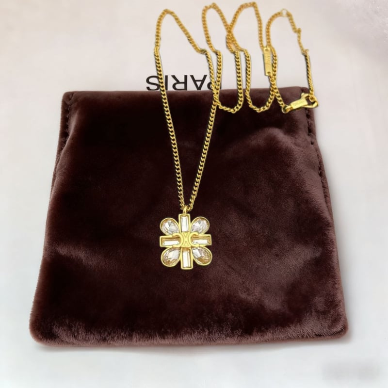 Set cercei și colier Arc De Triomphe: pandantiv lacrimă, floare pătrată cu zirconiu, cupru cu inserții de zirconiu, placare electrolitică, lanț obișnuit, stil lux lejer