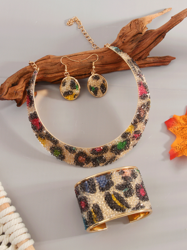 Set nakita: Ogrlica, Naušnice i Narukvica; Cinkov spoj s kristalnim akcentima, Elektroplatiranje, Oštrica lanac