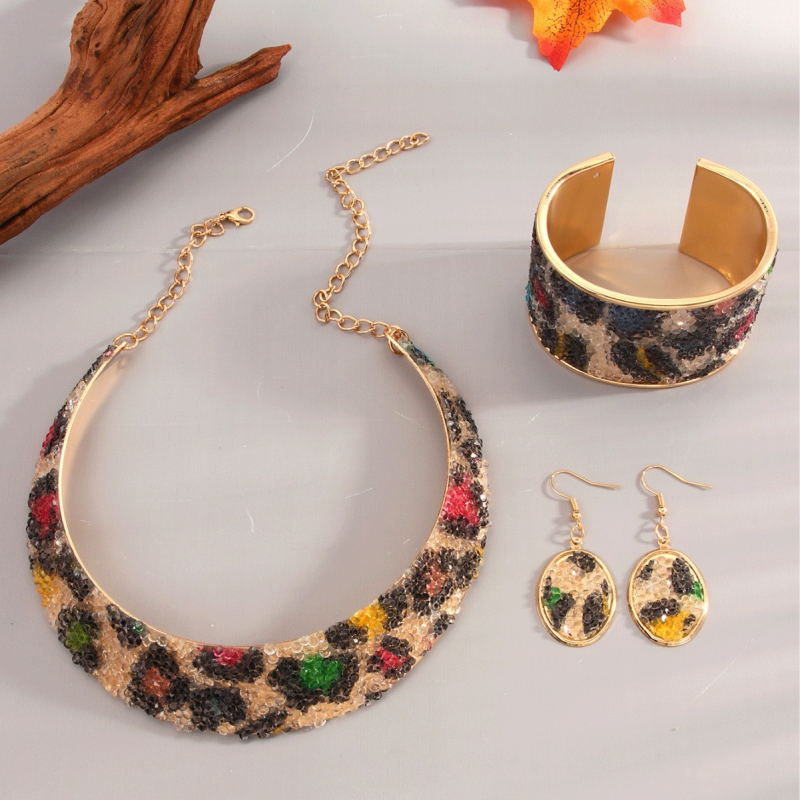 Set nakita: Ogrlica, Naušnice i Narukvica; Cinkov spoj s kristalnim akcentima, Elektroplatiranje, Oštrica lanac