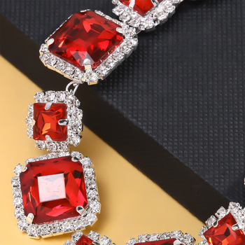 Ženski set nakita: ogrlica i naušnice s rhinestones, geometrijski uzorak, elektroplatinirani završetak