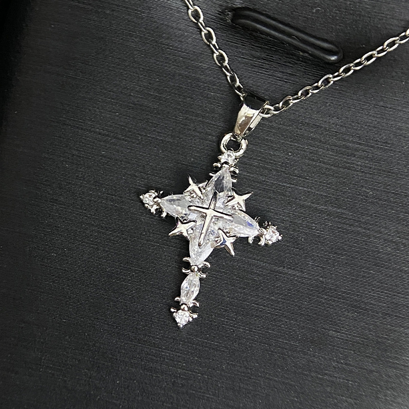 Set naušnica i ogrlice: četverokraki zvijezda-krst, zlatno ugradbeni poludrago kamenje, bakar, križasti lanac, jesen 2025