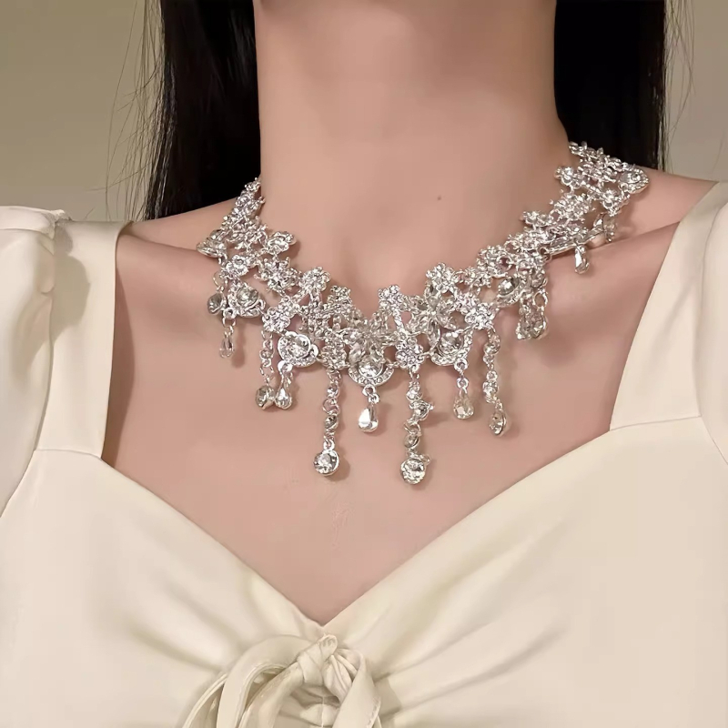 Set ogrlice i naušnica s rhinestone resicama, elektroplating miješani materijala, klavikularni lanac, ljeto 2025