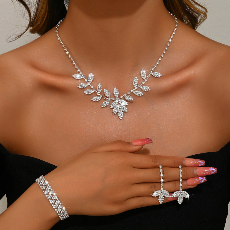 Ženski set nakita od bakra s rhinestones, motiv lišća — ogrlica, naušnice i narukvica, claw chain lanac, cvjetni uzorak, zimska 2025 kolekcija