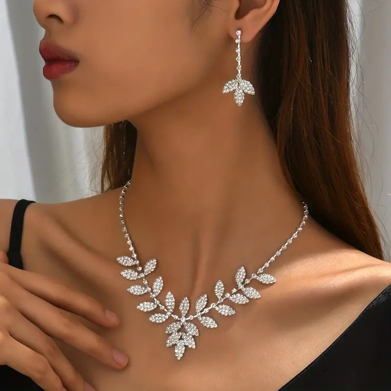Ženski set nakita od bakra s rhinestones, motiv lišća — ogrlica, naušnice i narukvica, claw chain lanac, cvjetni uzorak, zimska 2025 kolekcija