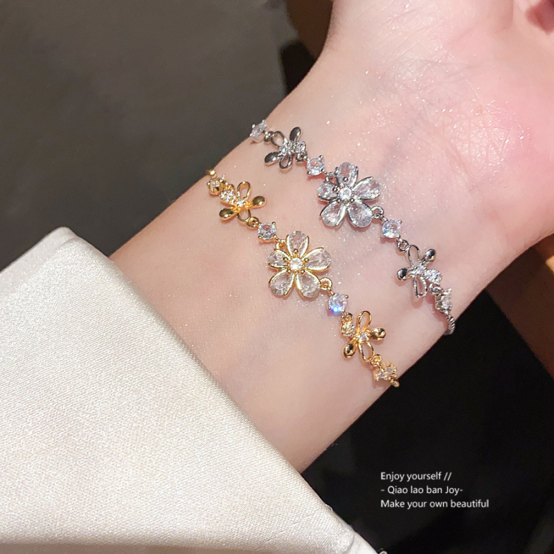 Narukvica s privjeskom cvijeta i cirkonima, 18K zlato-pozlaćena; Lanzan Jewelry Factory marka; za žene, lagani luksuz; materijal: bakar-plastik; izlazak jesen 2025