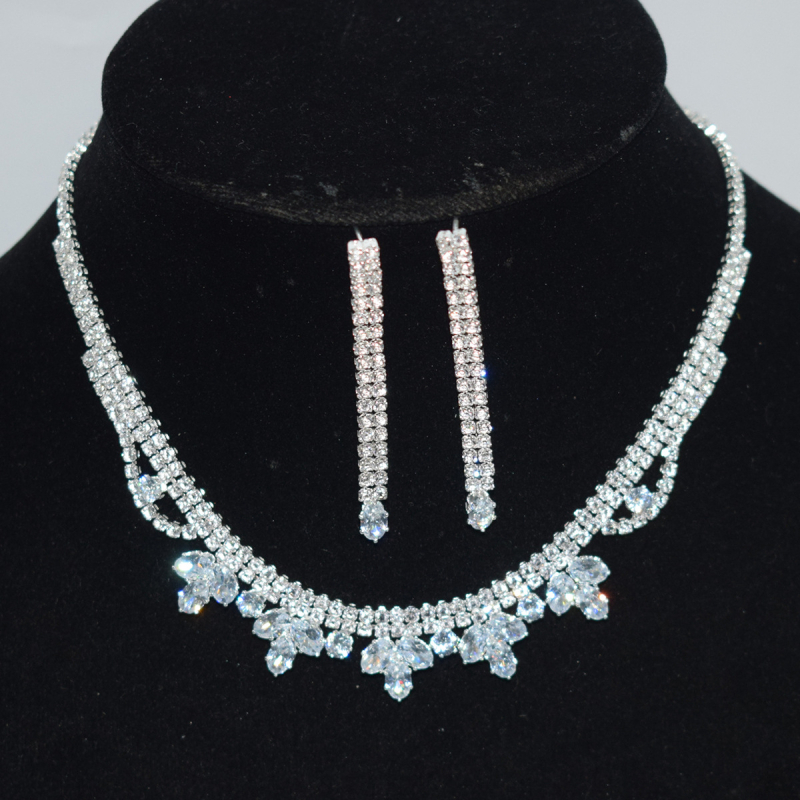 Set nakita: naušnice i ogrlica s Rhinestone, cvjetni motiv, običan lanac, elektroplakiranje