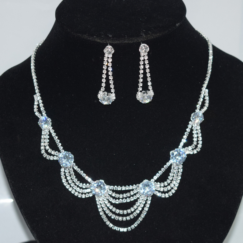 Set nakita: naušnice i ogrlica s Rhinestone, cvjetni motiv, običan lanac, elektroplakiranje