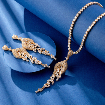 Set nakita: geometrijski naušnice s resicama i ogrlica, bakar, privjesak od cirkona, geometrijski dizajn, obični lančić