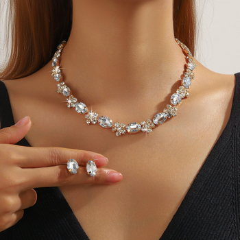 Geometrijski set nakita s rhinestones: ogrlica, naušnice i prsten, običan lanac, umjetni kristali, elektroplatinasto završetak, Jun chun