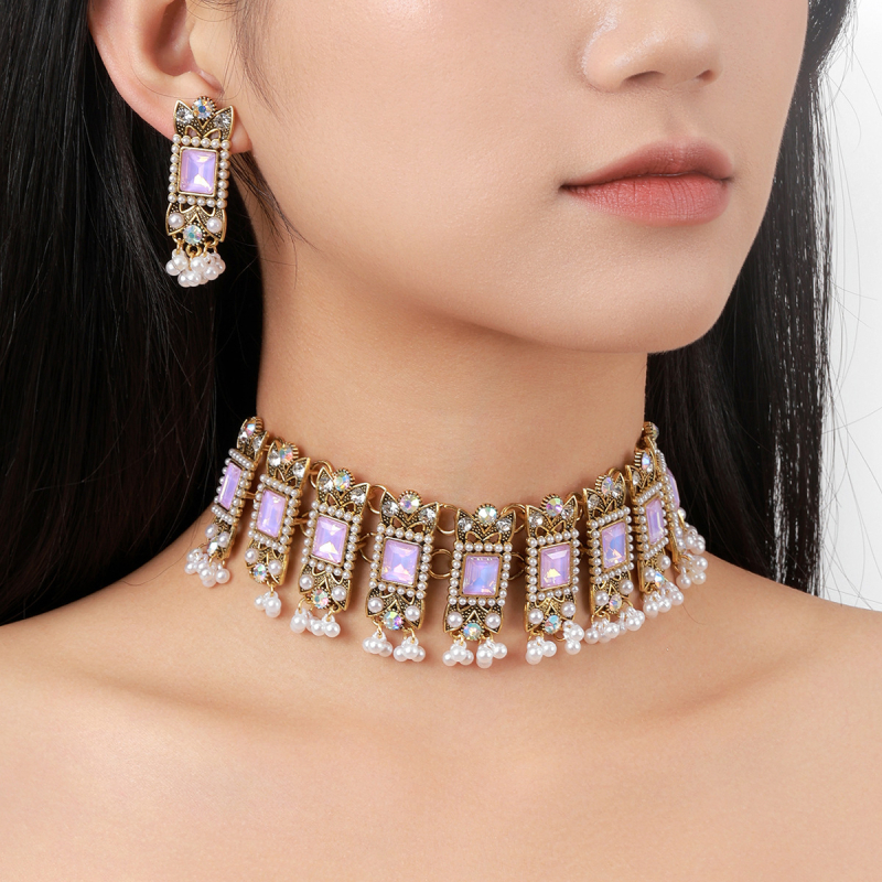 Set nakita: naušnice i ogrlica od legure, elektroplatirano, standardni lančić