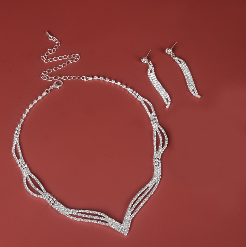 Trojkomponentni set nakita od rhinestone: naušnice, narukvica, ogrlica – uvijeni lančić, privjesak rhinestone, uzorak zvijezda/sunce i mjesec/oblaci/vesmirs, vjenčani jednostavan stil, Pisa marka.