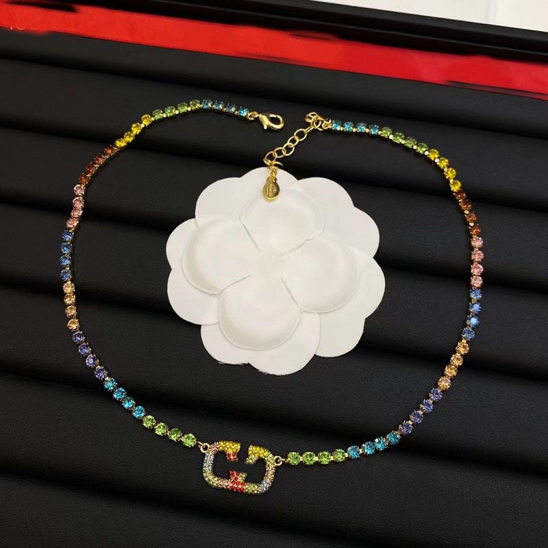 Set V-oblikovanih rhinestones naušnica – uključuje naušnice + ogrlicu + nakit za ruku; bakar s elektroplatom; standardni lanac; proljeće 2024; za žene