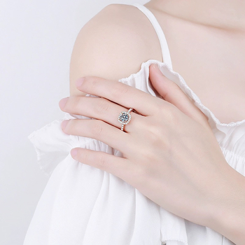 Réz gyűrű geometriás négyszögletes dizájnnal, négyszeres karos foglalat, elektroplakálás, nőknek szóló könnyű luxus ékszer