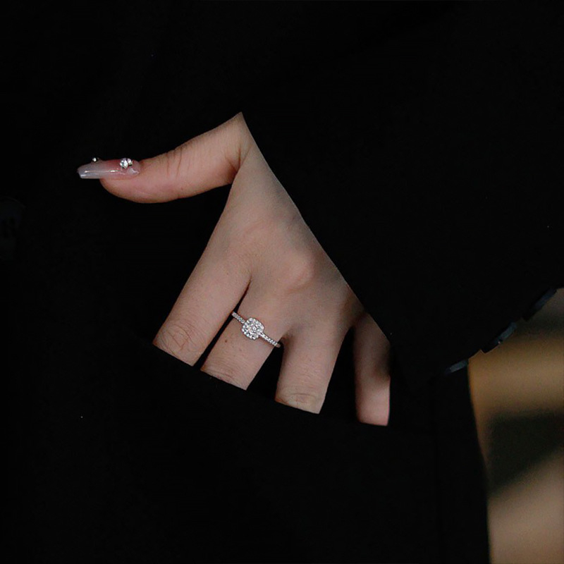 Réz gyűrű geometriás négyszögletes dizájnnal, négyszeres karos foglalat, elektroplakálás, nőknek szóló könnyű luxus ékszer