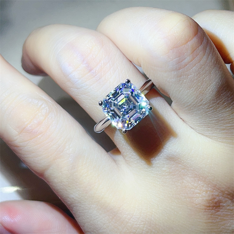 Női gyémánt gyűrű – geometriai forma, hosszú kivitel, 2025 ősz