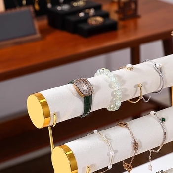 Триетажна дървена стойка за бижута за настолно експониране и съхранение на часовници и гривни