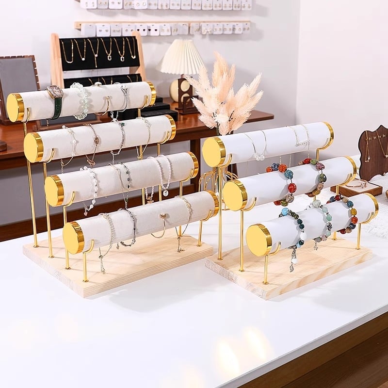 Триетажна дървена стойка за бижута за настолно експониране и съхранение на часовници и гривни