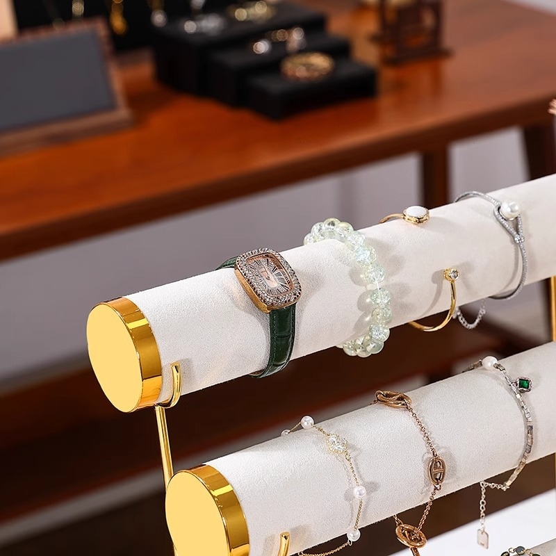 Триетажна дървена стойка за бижута за настолно експониране и съхранение на часовници и гривни