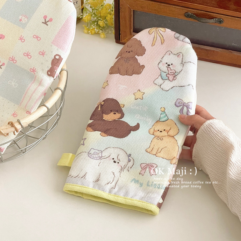 Cepeškrāsns cimdi pret apdegumiem, anti-slip, izturīgi pret augstām temperatūrām, materiāls: neilons + kokvilna un lina, karikatūras raksts, garums 27,5 cm