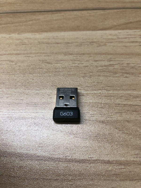 Logitech pelės priedų rinkinys G903/G703/G603/G502/G933 modeliams – siųstuvas, šoniniai mygtukai, svoris, USB įkrovimo kabelis