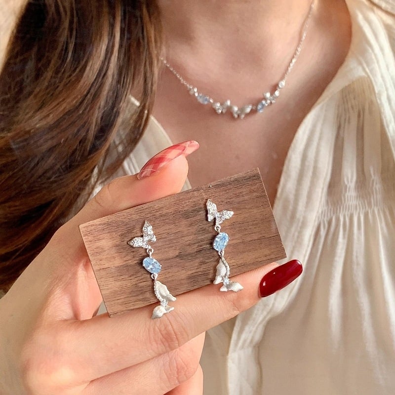 Set nakita: ogrlica, naušnice i narukvica s motivom leptira; bakar materijal; elektroplatinga; O-lanac; privjesak s mješovitim kamenjem; vintage stil