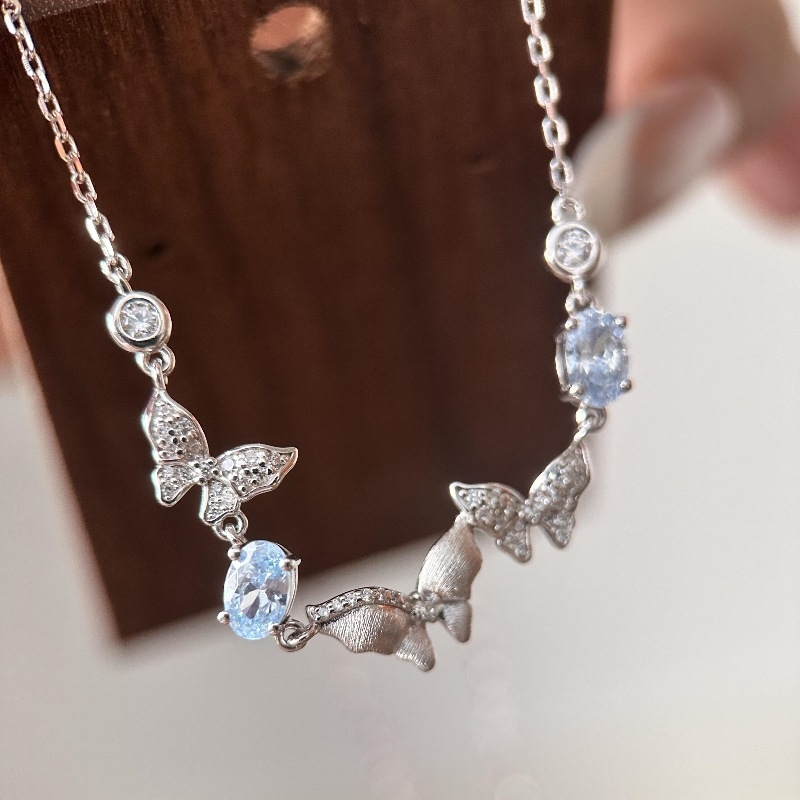 Set nakita: ogrlica, naušnice i narukvica s motivom leptira; bakar materijal; elektroplatinga; O-lanac; privjesak s mješovitim kamenjem; vintage stil