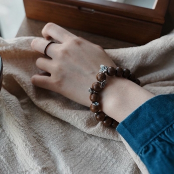 Brățară din lemn cu mărgele de santal, lucrată manual, design în formă de U, pentru femei