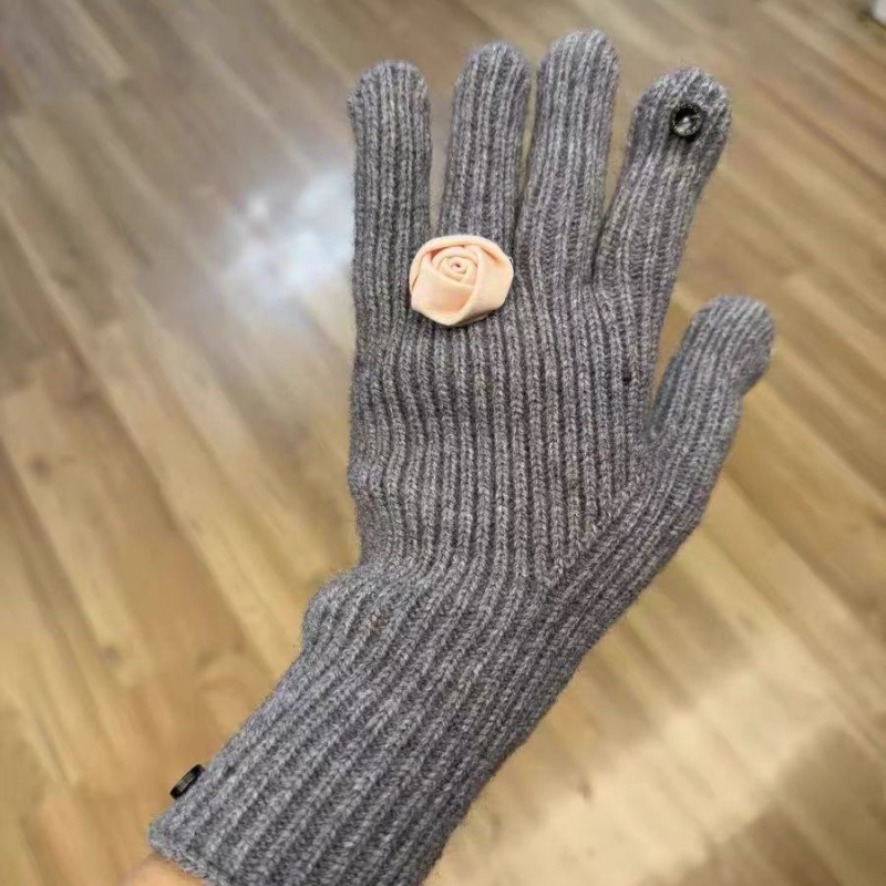 Moteriški megztiniai pirštinės su gėlių raštu ir flip viršeliu žiemai