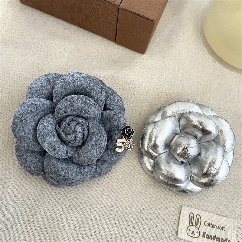 Broșă din material textil cu camelia, formă de floare, stil franțuzesc retro, decorativă, cadou pentru femei
