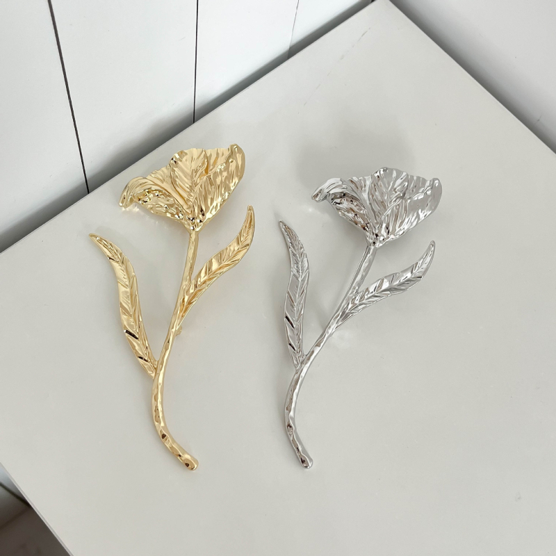 Broška s tulipanovim cvijetom — legura, elektroplatiranje, za žene, dekorativni dodatak