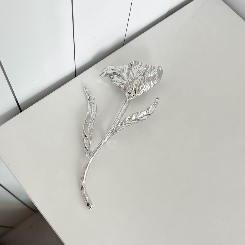 Broška s tulipanovim cvijetom — legura, elektroplatiranje, za žene, dekorativni dodatak