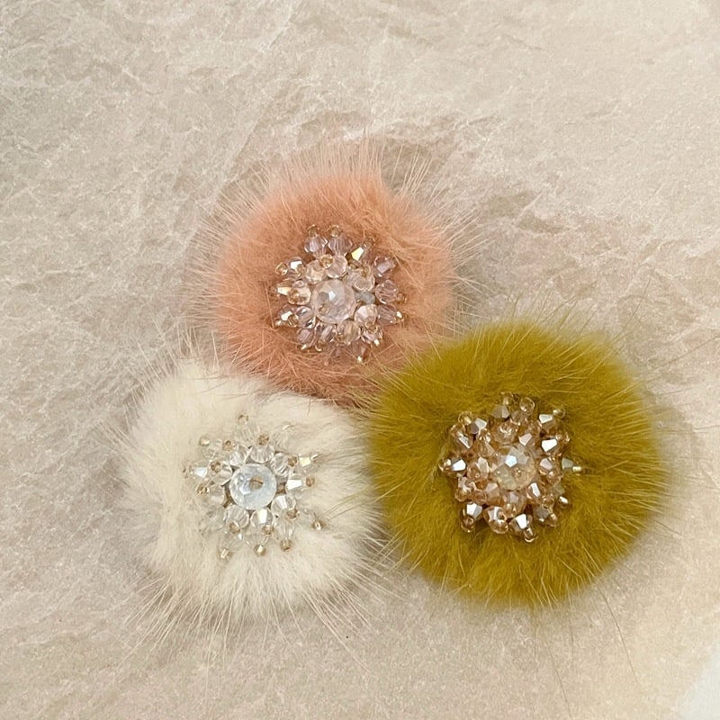 Geometrijska broš iz legure, s dijamantnim ugradnjama, fiksna funkcija